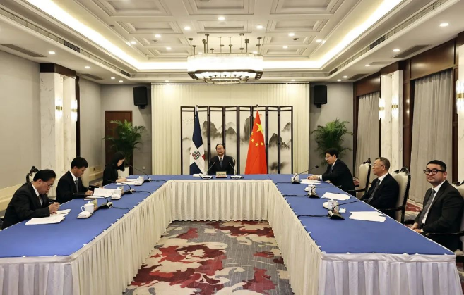 好博環(huán)境“助力”多米尼加清運(yùn)垃圾，毛偉明省長出席線上交接儀式